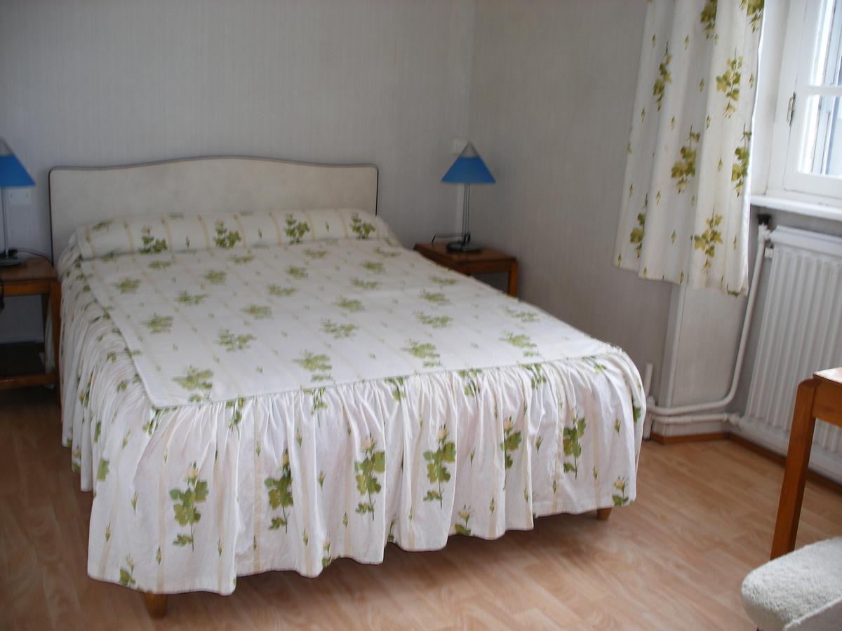 Hotel Modern Конкарно Экстерьер фото