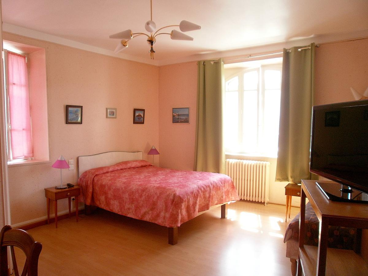 Hotel Modern Конкарно Экстерьер фото